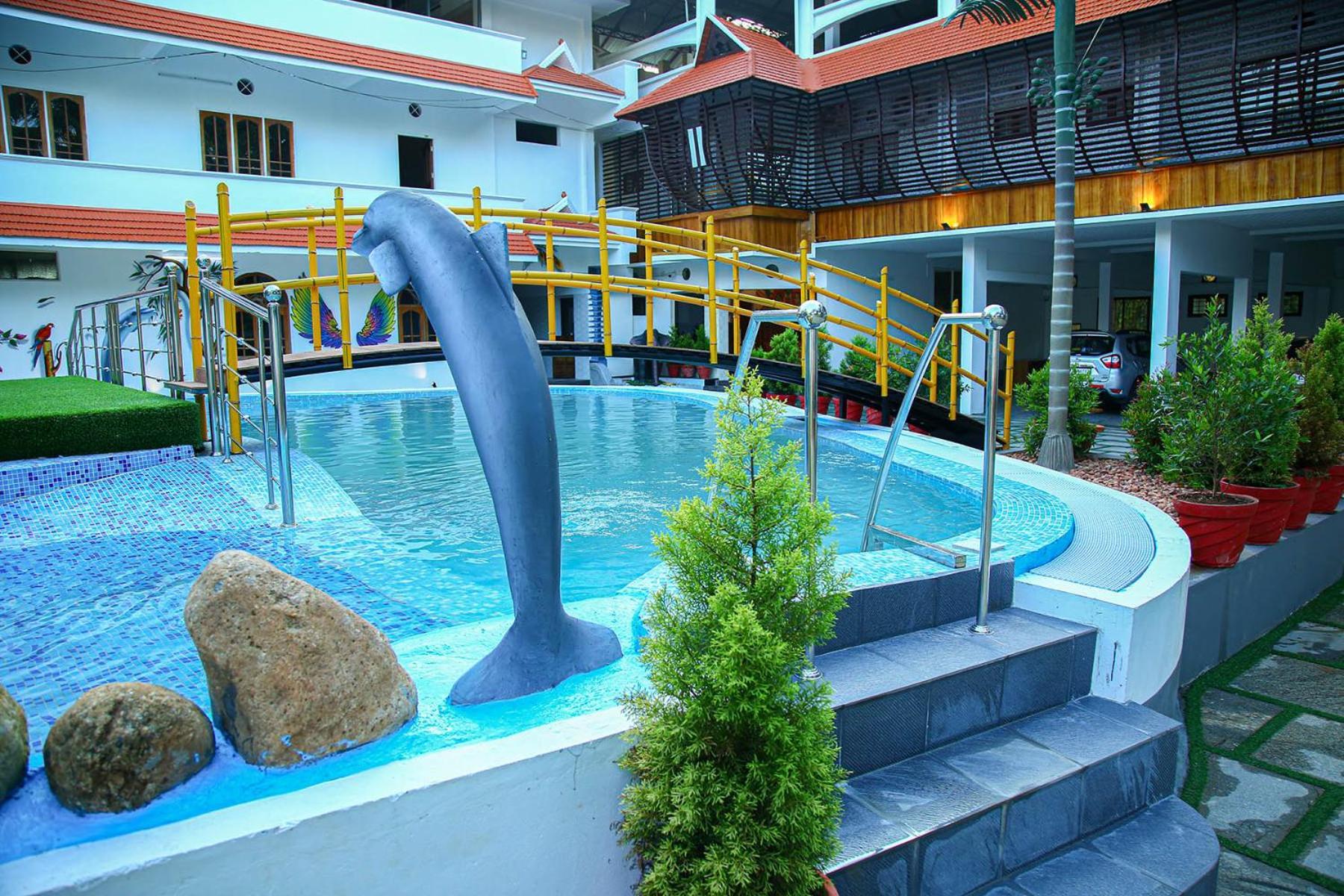 Lake Palace Family Resort Кумараком Экстерьер фото